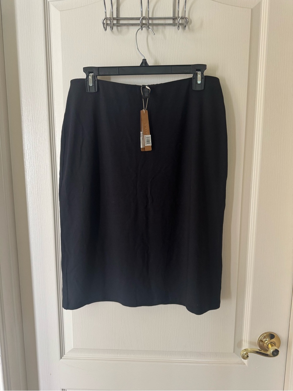SKIMS - Classic Black Women’s Mid Length Skirt - with tags - Never Worn